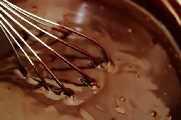 1 Creme Básico, 3 Recheios: Chocolate ao Leite, Meio Amargo