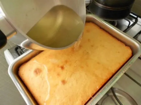 15 Receitas de Calda para Molhar Bolo