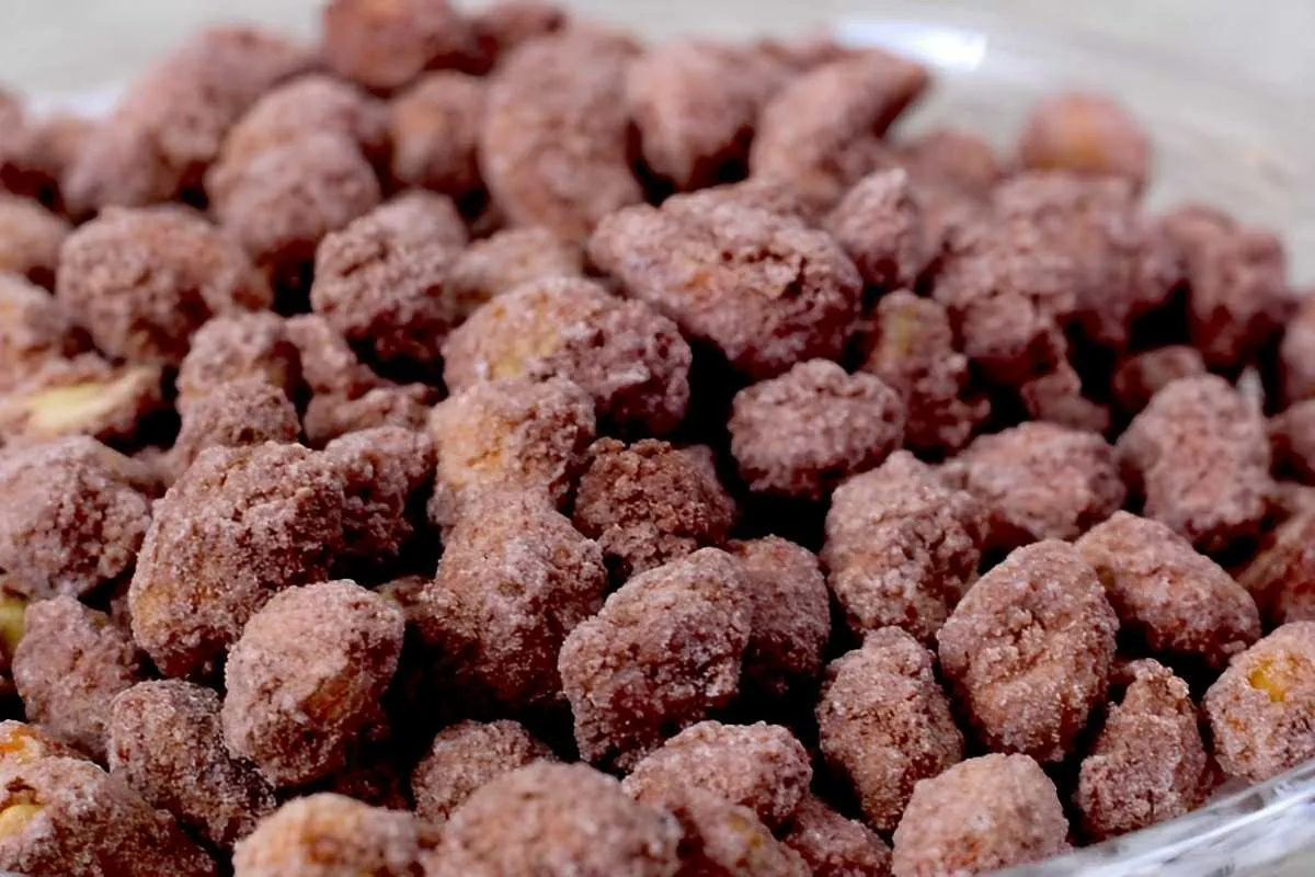 Amendoim doce crocante igual aquele vendido em pacotinhos no