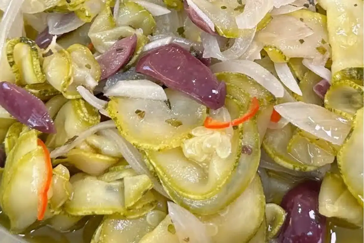 Antepasto de abobrinha em conversa: leve e refrescante para