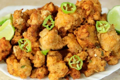 Aprenda o segredo de fazer frango crocante e sequinho igual 