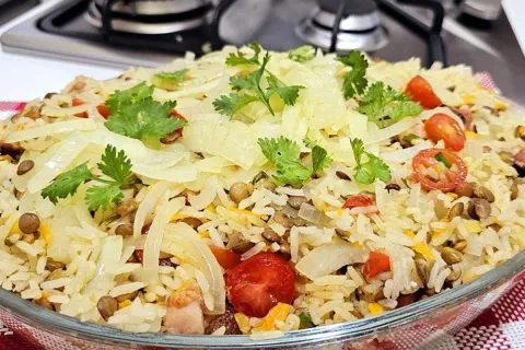 Arroz com lentilha: tenha dinheiro e sorte em 2025 com essa 