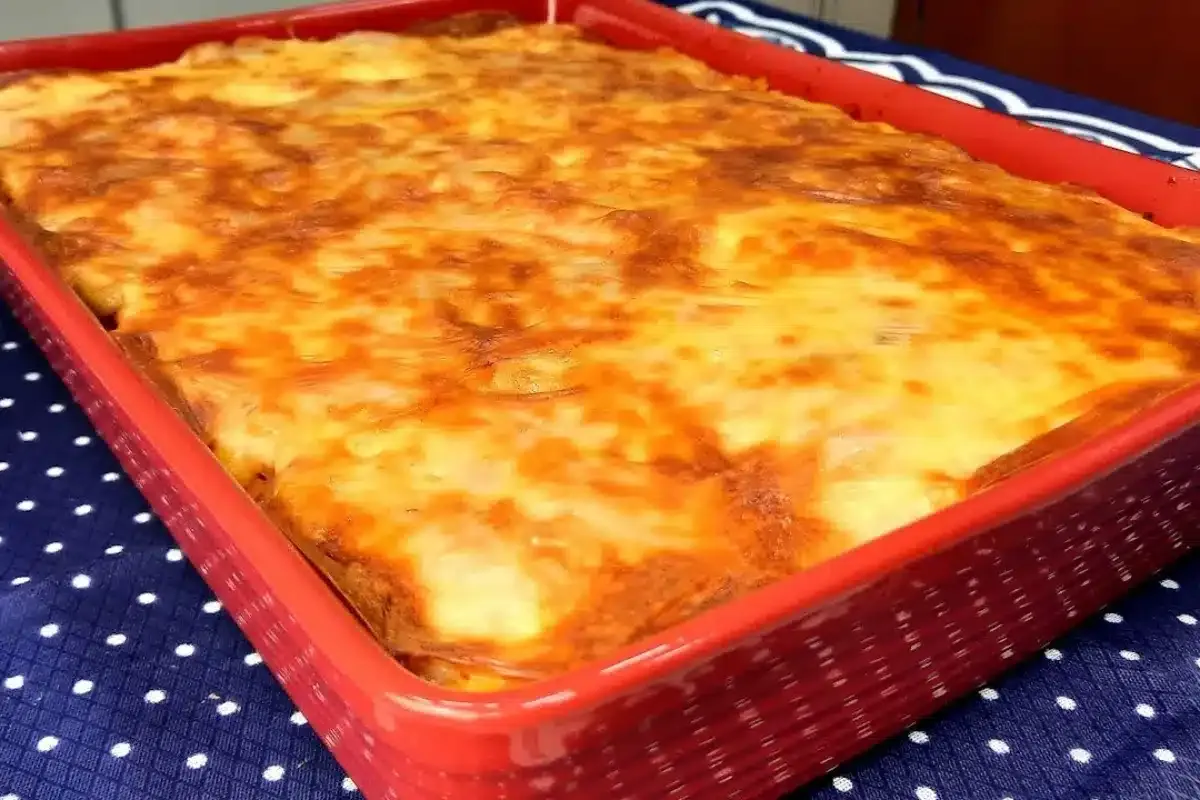 Arroz de forno molhadinho, muito prático, bem recheado e sab