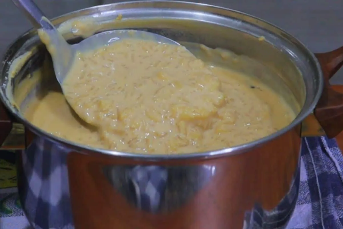 Arroz doce com leite em pó caramelizado que fica muito cremo