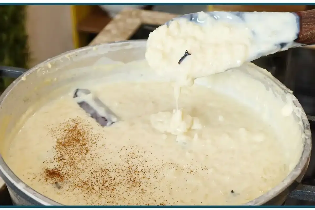 Arroz doce cremoso feito de forma tradicional para ficar com