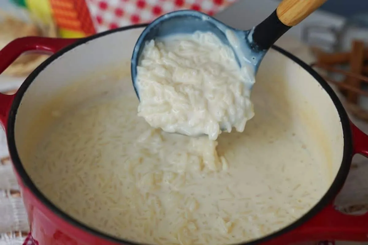 Arroz doce tradicional super cremoso e muito fácil de fazer