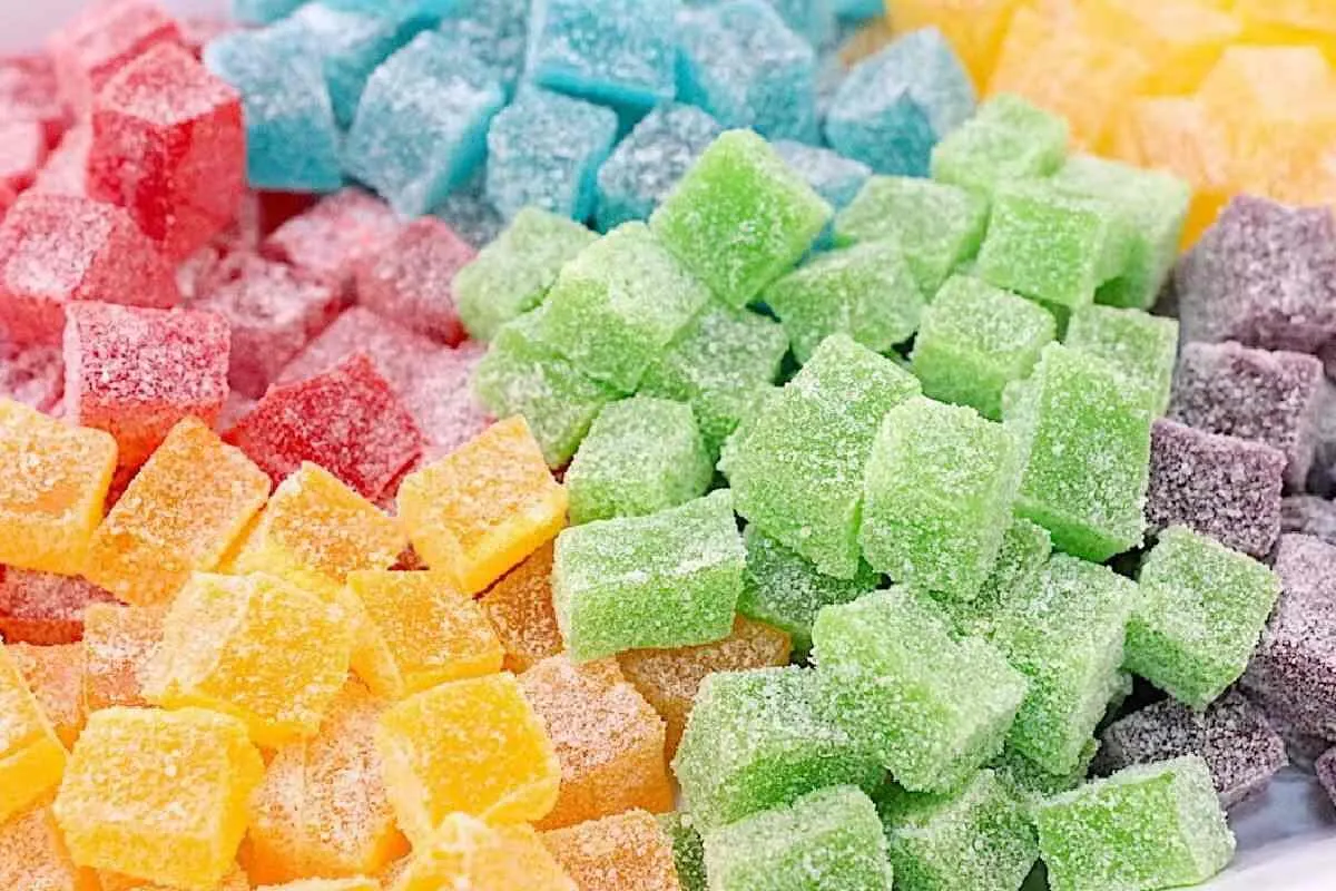 Bala de goma de todas as cores que você quiser usando apenas
