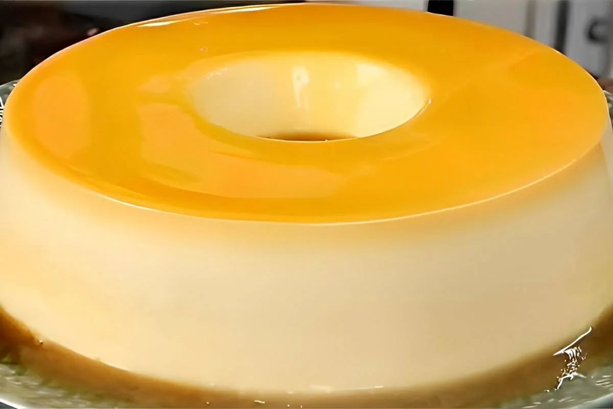 Bata leite condensado e iogurte natural no liquidificador e