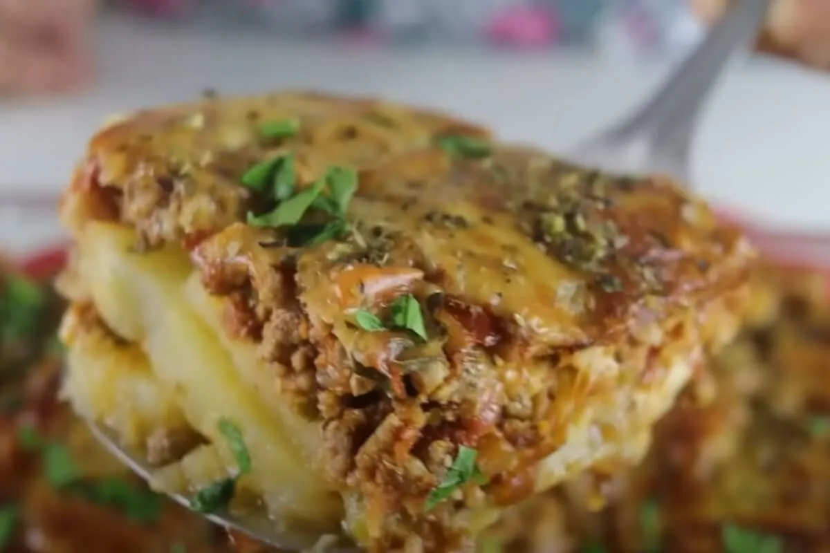 Batata de forno com carne moída que vai surpreender sua famí