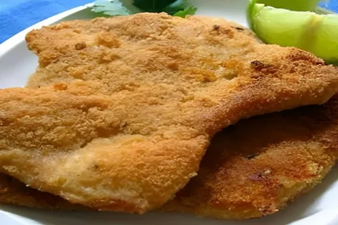 Bife à milanesa com casquinha grossa e crocante uma delícia 