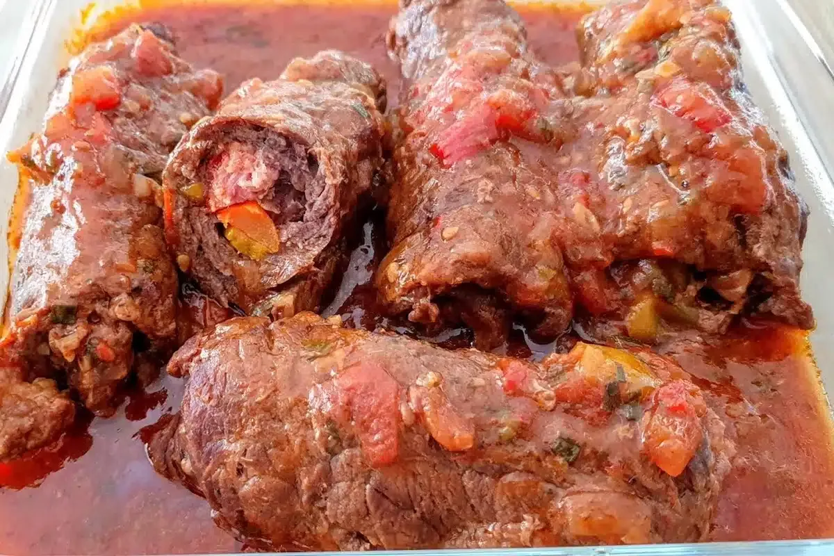 Bife à rolê na panela de pressão muito suculento e com um mo