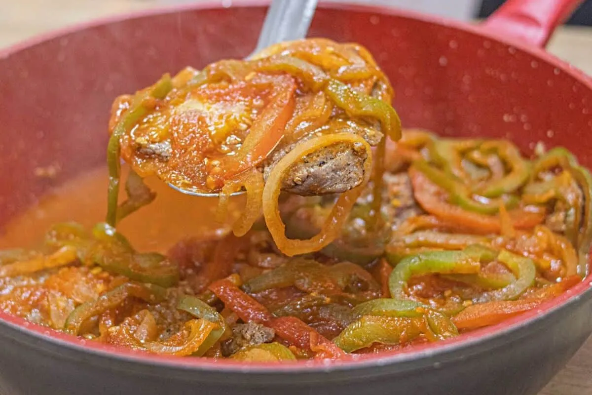 Bife ao molho: o segredo para deixar a carne muito macia e c