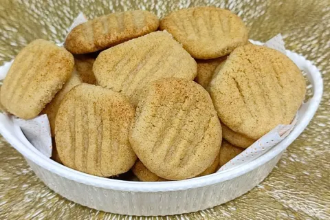 Biscoitinho de canela, que fica delicioso, é fácil de prepar