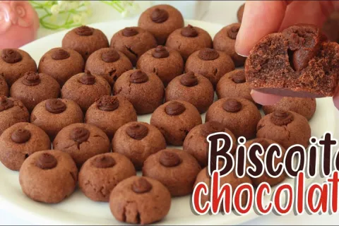 Biscoitinho de chocolate amanteigado que derrete na boca, re