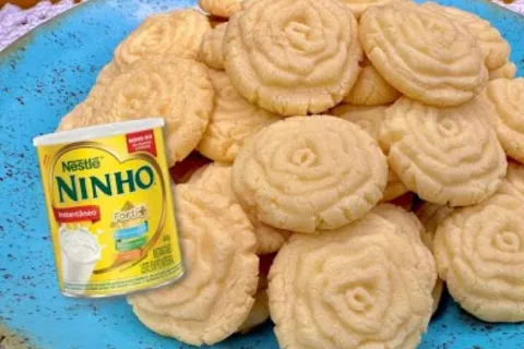 Biscoitinho de leite ninho que derrete na boca e é tão fácil