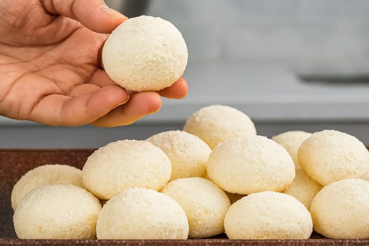 Biscoitinhos de coco que derretem na boca e são ideais para