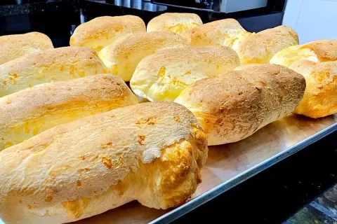 Biscoito caipira para o café com casquinha crocante e macio 