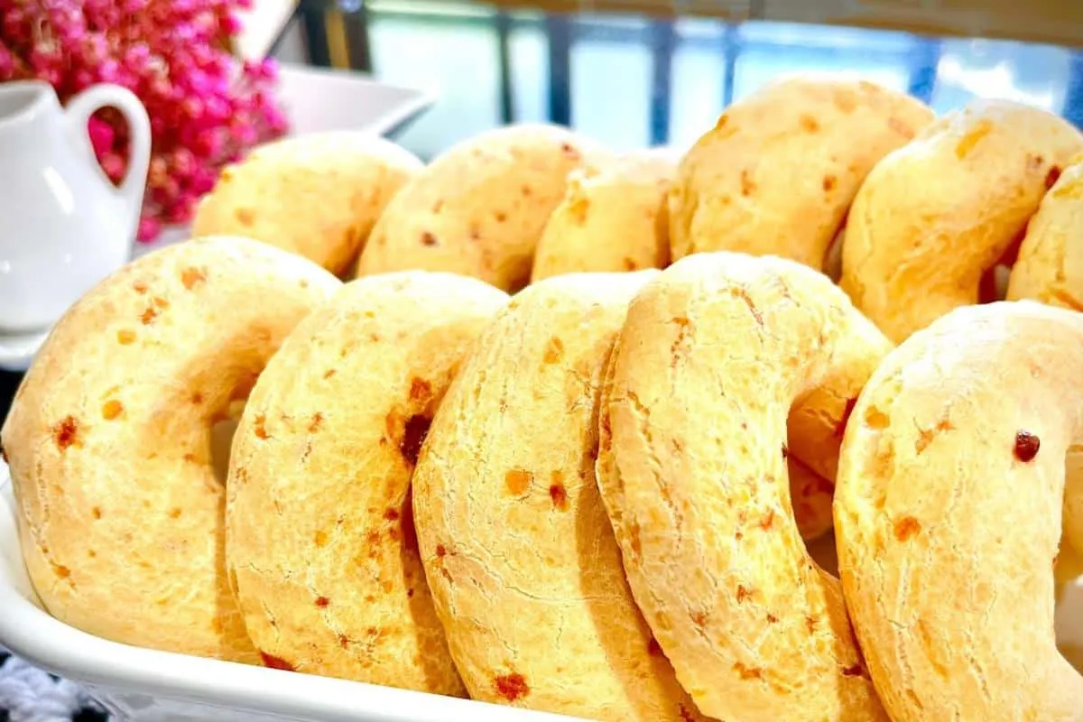 Biscoito de polvilho tipo chipa que é uma delícia para qualq