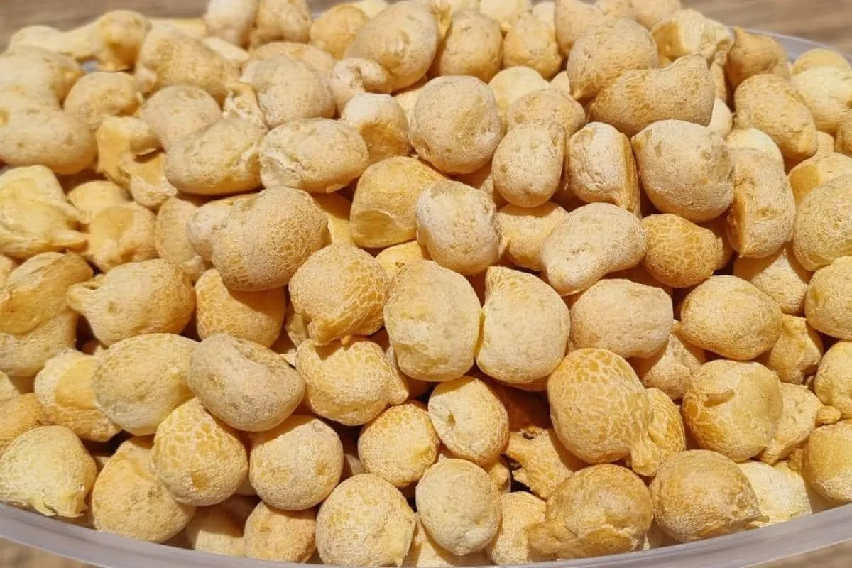Biscoito voador de polvilho que aprendi com a minha avó que