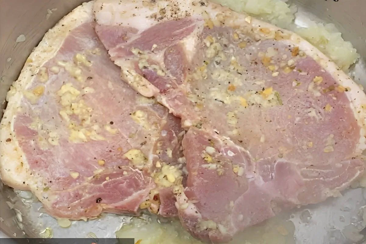 Bisteca na panela de pressão que desmancha na boca bem tempe