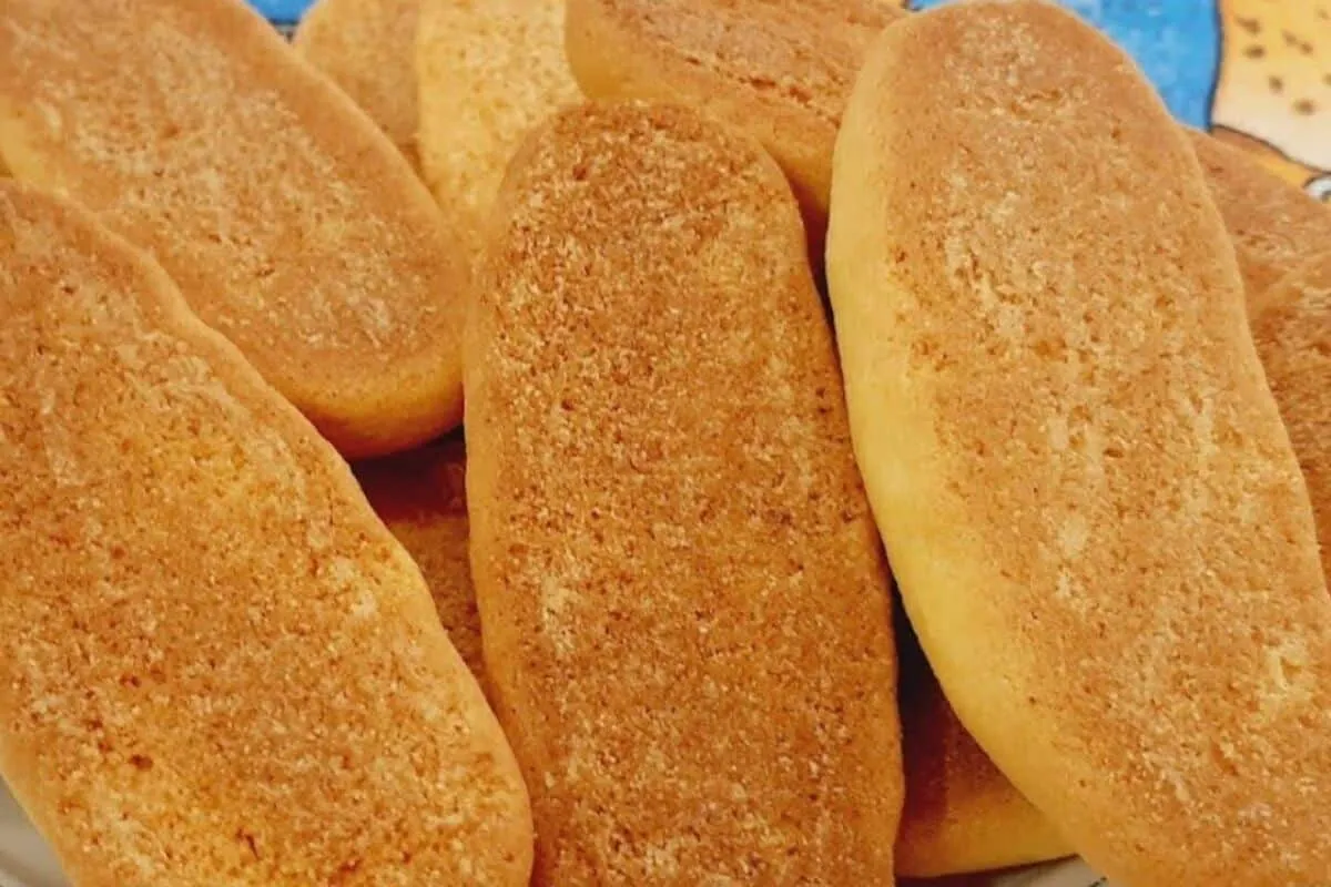 Bolacha de fubá simples, sem farinha de trigo que desmancha