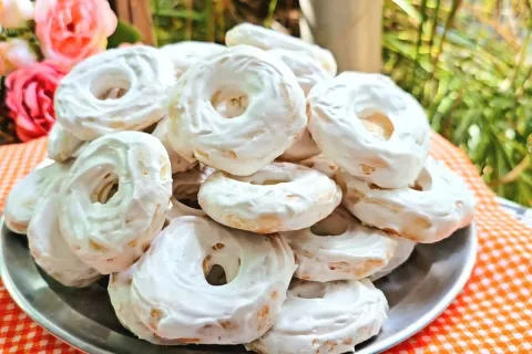 Bolachinha com glacê com aquele gostinho maravilhoso da infâ