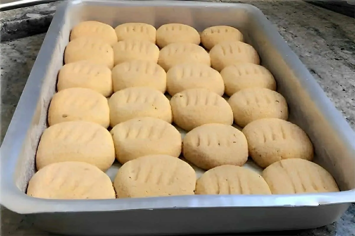 Bolachinha de fubá com erva-doce deliciosa e perfeita para a