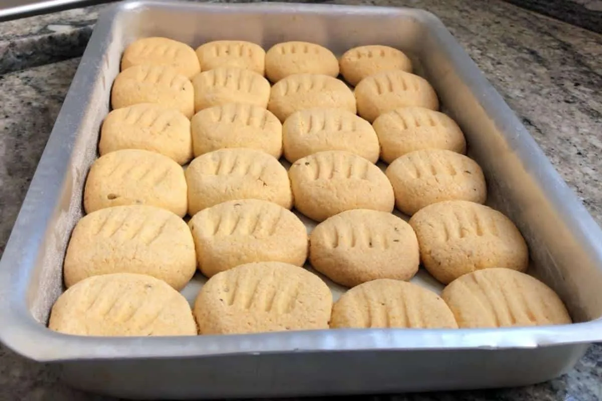 Bolachinha de fubá crocante que aprendi com a minha avó para