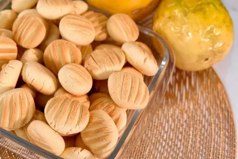 Bolachinhas mousse de maracujá que derretem na boca e muito 