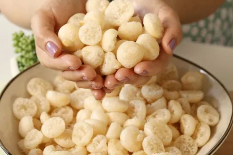 Bolinha de polvilho crocante que rende muuuito: biscoito bol