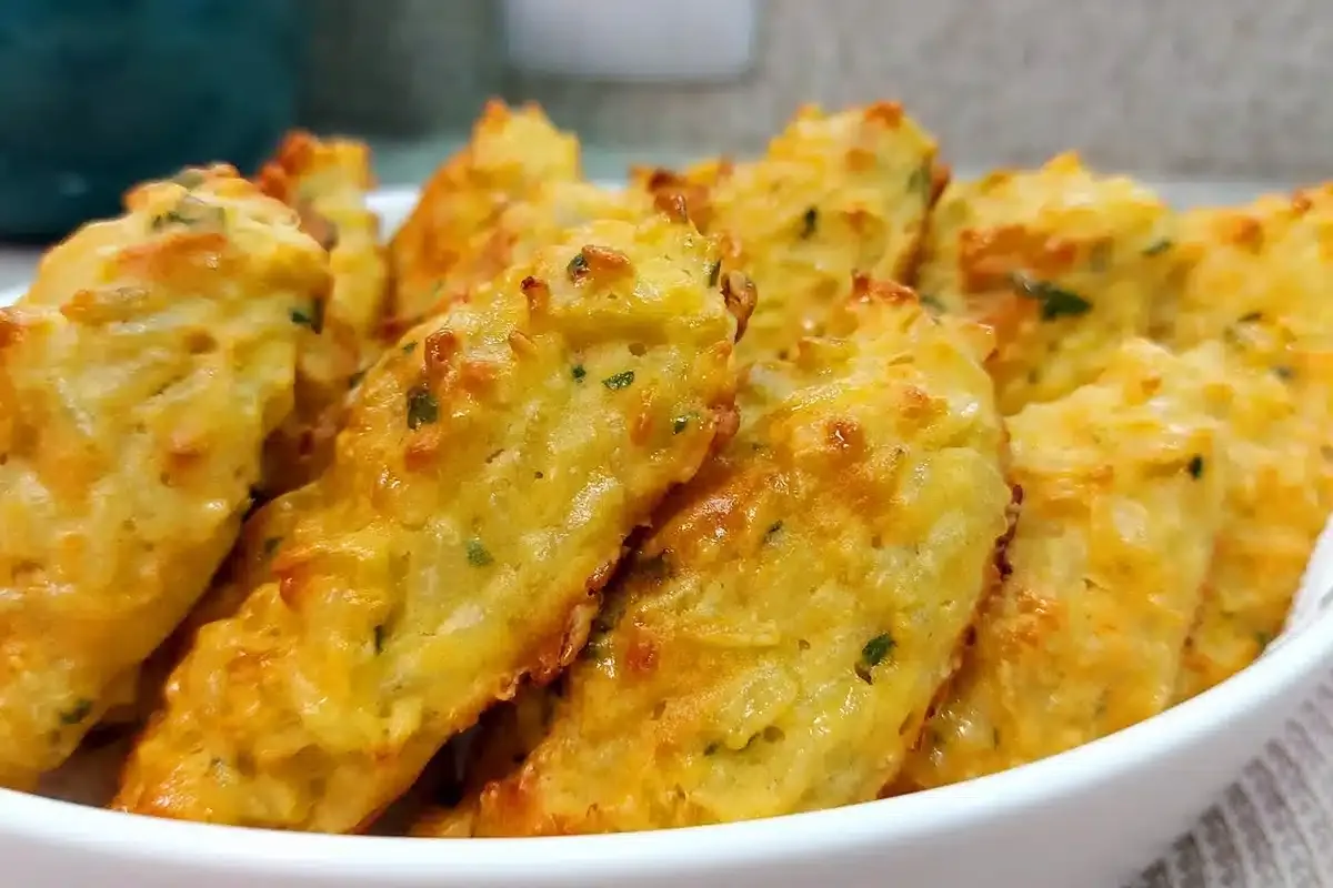 Bolinho de arroz assado: mais leve e gostoso e sem fazer suj