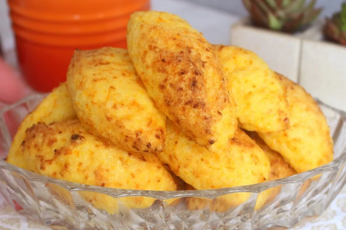 Bolinho de arroz na airfryer que fica super crocante por for