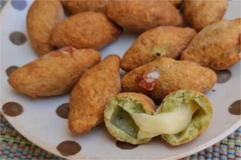 Bolinho de arroz sequinho e dourado, a melhor forma de aprov