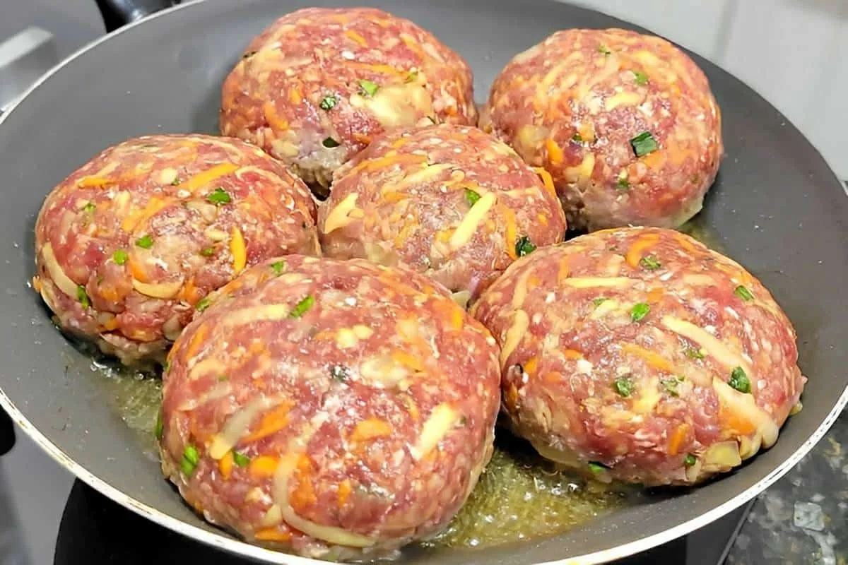 Bolinho de carne moída com cenoura e batata delicioso nutrit