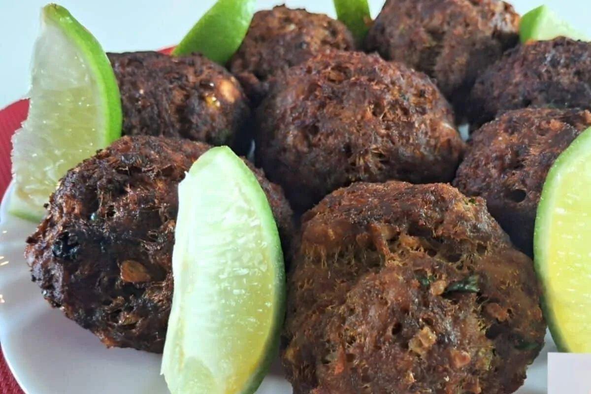 Bolinho de carne moída: petisco de boteco sequinho e saboros