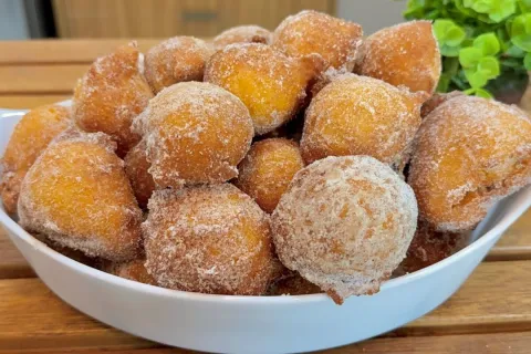 Bolinho de chuva de cenoura: o quitute da vovó fácil e super
