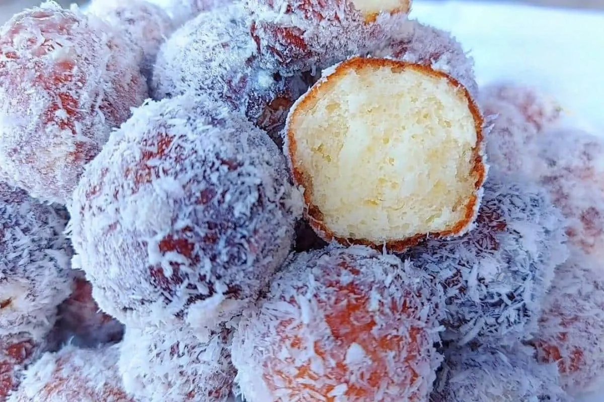Bolinho de chuva nevado da vovó muito fofinho e macio para o