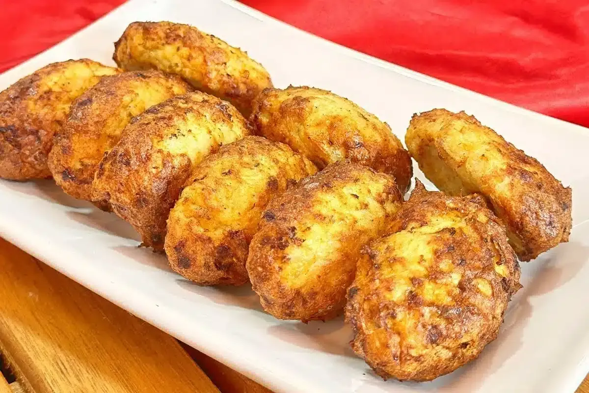 Bolinho de frango com batata: não dá trabalho de fazer e dá