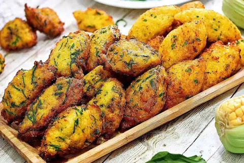 Bolinho de milho verde, um petisco maravilhoso e simples, cr