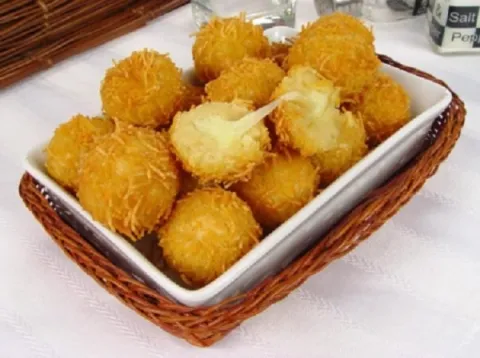 Bolinho de Queijo Crocante
