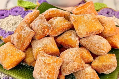 Bolinho para merenda da vovó, macio por dentro e sequinho po