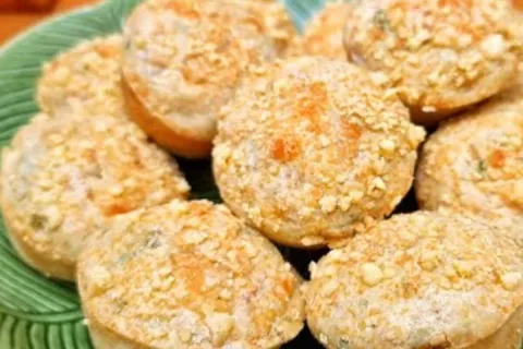 Bolinho salgado assado fácil e fofinho, uma ótima opção para