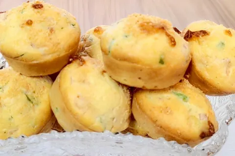 Bolinho salgado para substituir o pão no café da manhã leve 