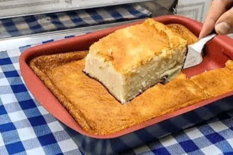 Bolo 5 leites, que fica extremamente cremoso e fofinho, idea