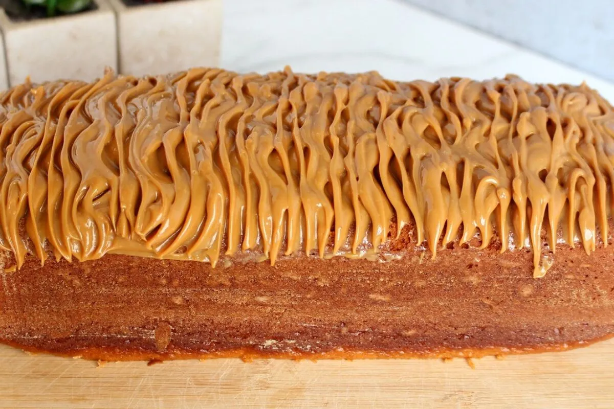 Bolo caseirinho de churros que fica maravilhoso, com gostinh