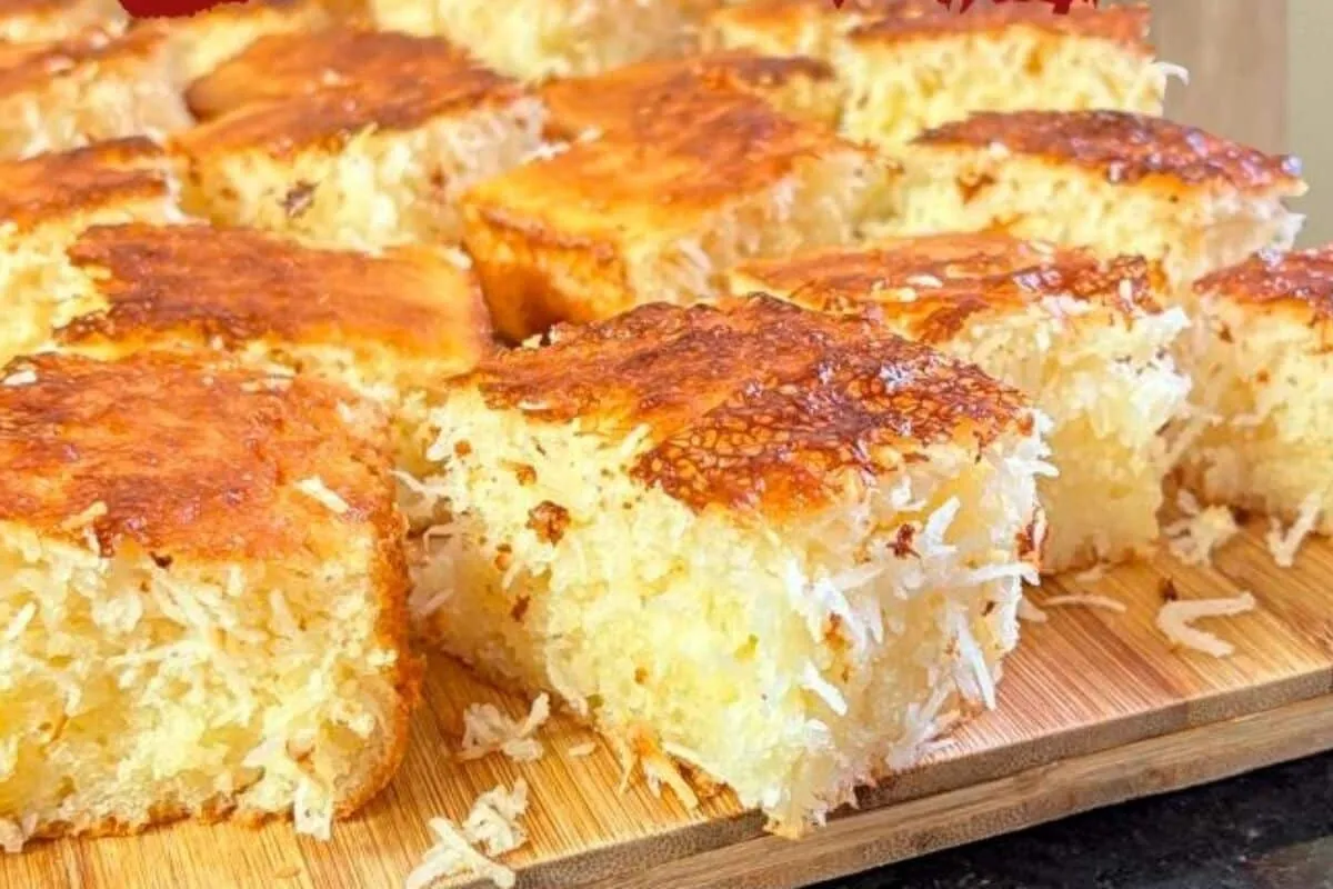 Bolo cocada sem farinha de trigo, que fica extremamente molh