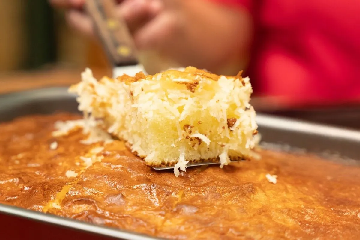 Bolo cocada sem farinha muito cremoso e fácil de fazer, para