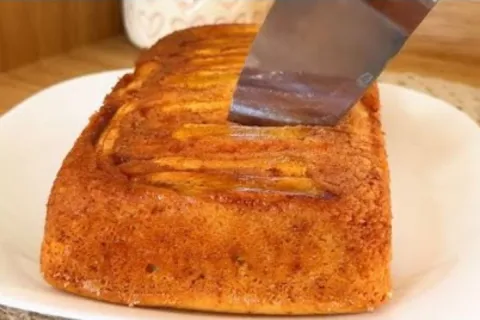 Bolo creme de banana: uma gostosura que fica com uma textura