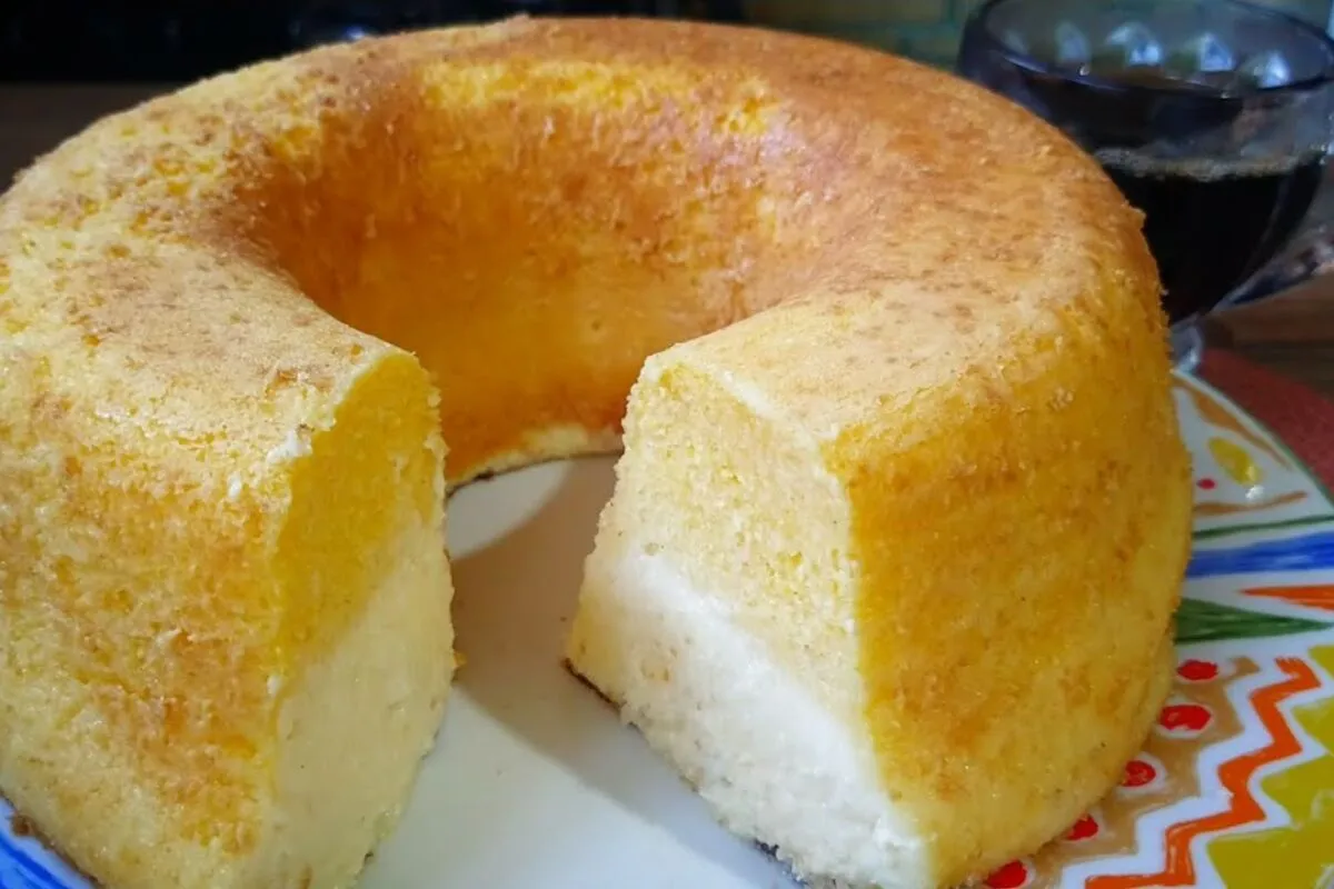 Bolo cremoso sem farinha de trigo delicioso feito no liquidi