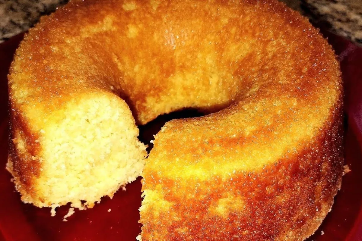 Bolo de arroz cru, uma receita de liquidificador que fica mu